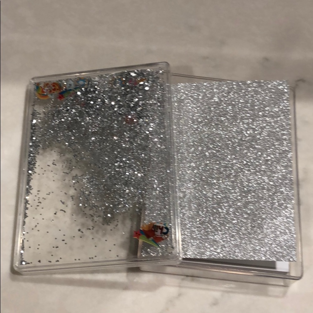 Shiny notebook with a shiny box